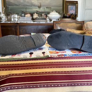 Mocasines Country de Cuero Oscuro con Pespuntes Decorativos - imagen 6