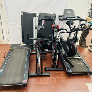 Lote de Caminadoras y Bicicletas de Gimnasio con Detalles - imagen 3