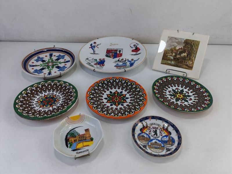 Lote siguiente: Decoración Cerámica con Diseños Geométricos y Florales