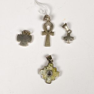 Lote anterior: Lote de Cuatro Cruces y Ankh de Plata