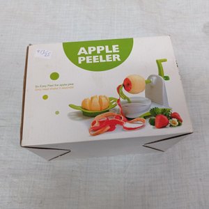 Cuatro piezas: pelador de fruta, lamparas de auto, lampara mata insectos y cortadora de cabello. - imagen 6