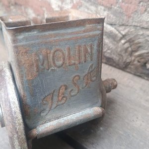Rallador de Queso Antiguo a Manivela Marca Molin - imagen 2