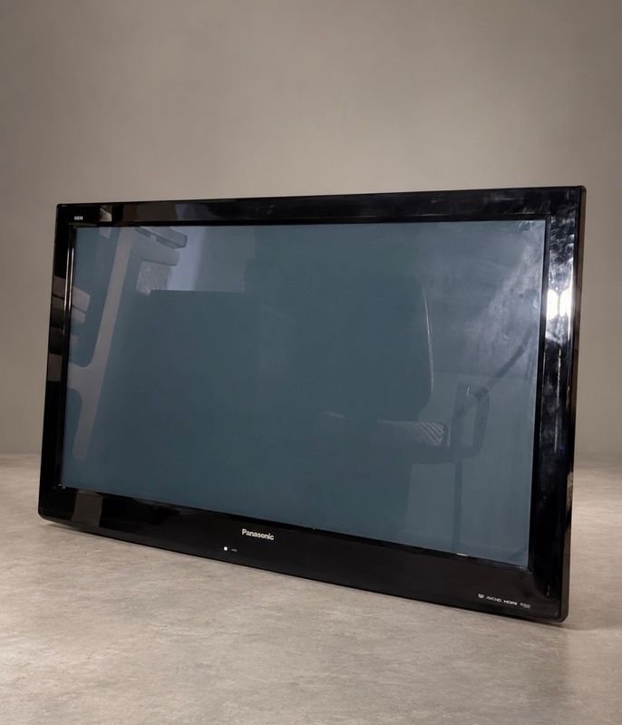 Televisor Plasma Panasonic Viera 42" Modelo TC-P42X20P con Soporte de Pared