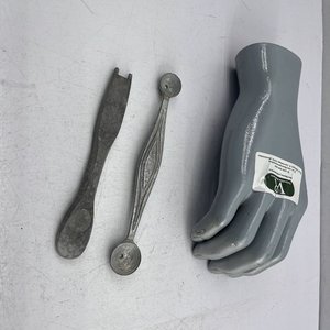 Lote anterior: Dos Utensilios de Cocina de Aluminio
