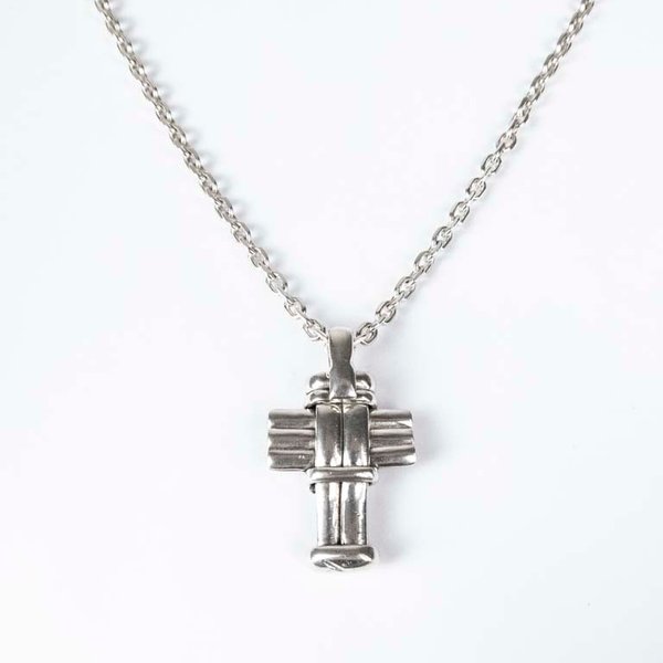 Cadena de Plata con Dije Cruzado