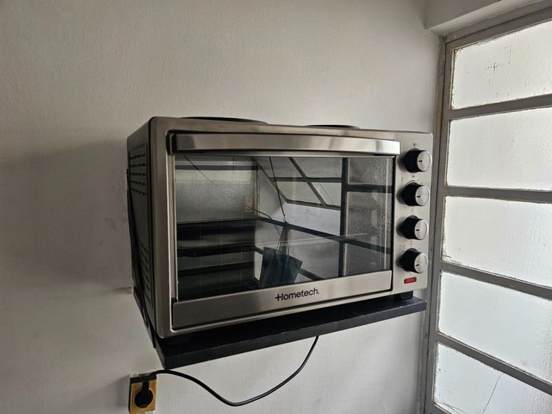 Lote siguiente: Horno eléctrico de alta calidad con dos hornallas