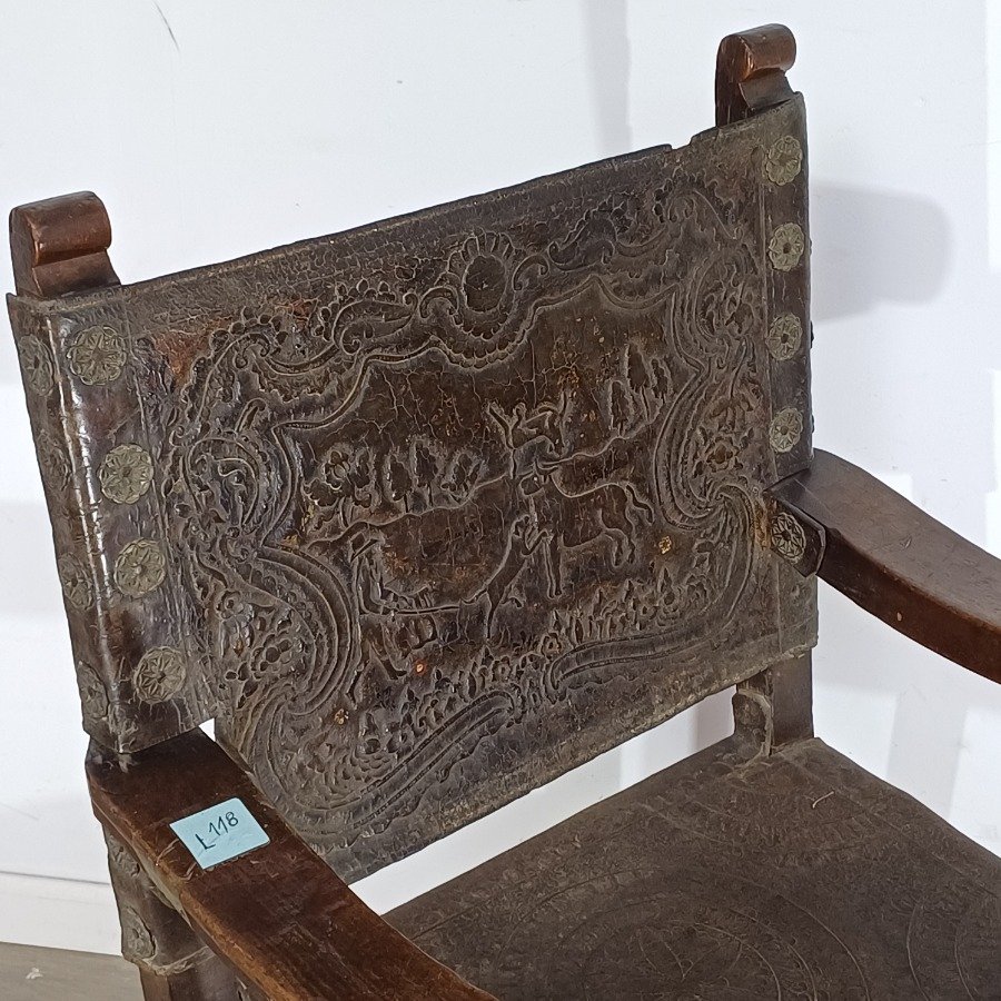 Sitial del siglo XVIII en madera y cuero con diseño campestre - imagen 6