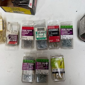 Lote de Clavos, Pitones y Organizadores de Ferretería - imagen 4