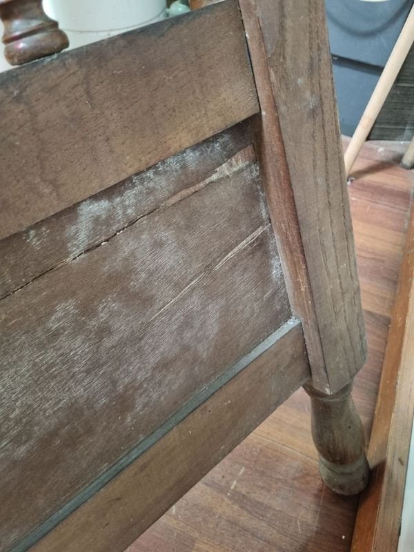 Muebles antiguos de madera en buen estado - imagen 10