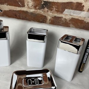 Set de Baño 4 Piezas Tolar: Dispensador, Porta Cepillos, Vaso y Jabonera - imagen 5