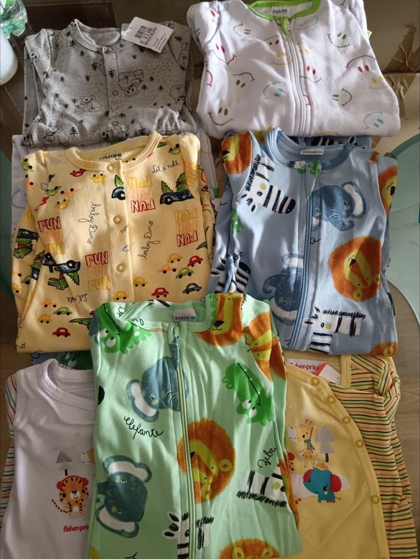 Lote siguiente: Ropa para bebés Pajero