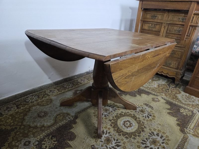 Lote anterior: Mesa de comedor en roble macizo para venta
