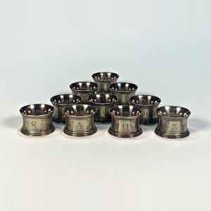Lote siguiente: Diez Servilleteros Numerados de Metal Vintage