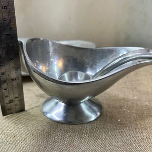 Salsera de Metal Plateado con Fuente y Cuchara - imagen 4