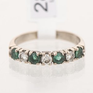Lote anterior: Anillo Medio Sin Fin Oro 18k con Esmeraldas y Brillantes