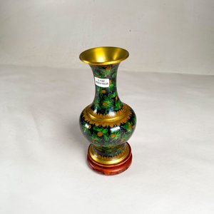 Lote anterior: Florero Bronceado con Decorado Floral y Base de Madera - 20 cm