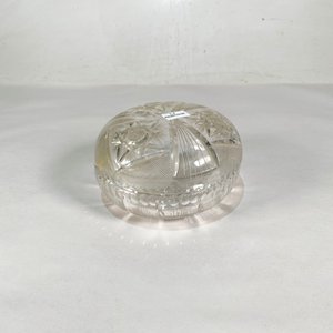 Lote siguiente: Despojador Circular de Cristal Tallado con Tapa - 15 cm