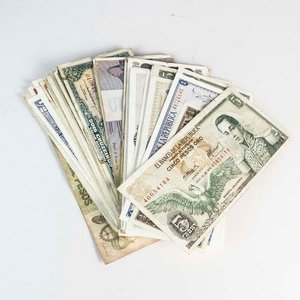 Lote anterior: Lote de Billetes Varios de Colección