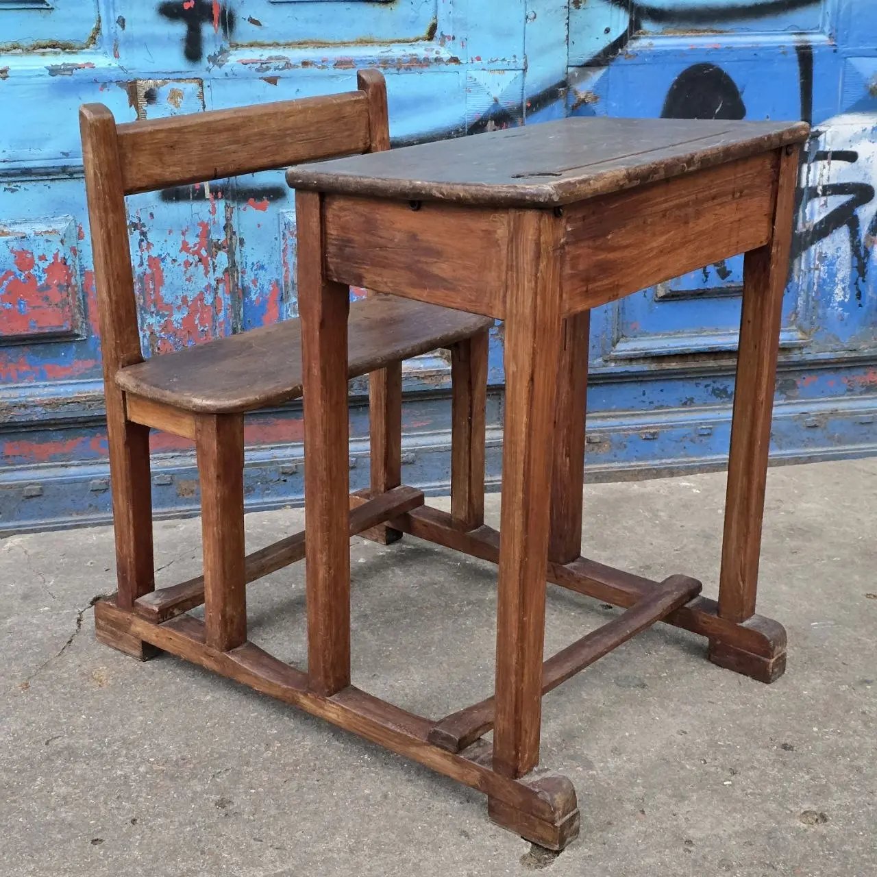 Pupitre Escolar Antiguo de Madera