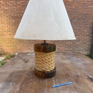 Lote siguiente: Lámpara Velador Rústica con Cuerda y Madera