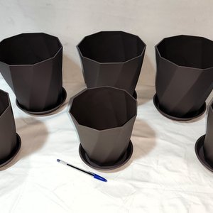 Lote de 6 Macetas Plásticas Marrones con Platos - imagen 3