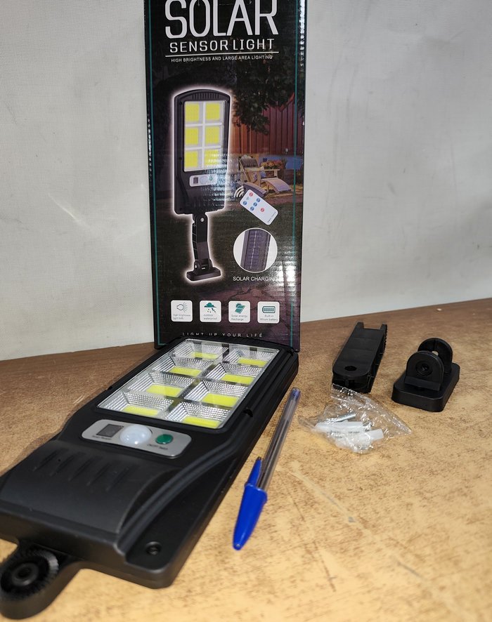 Luz solar con sensor y control remoto - imagen 3