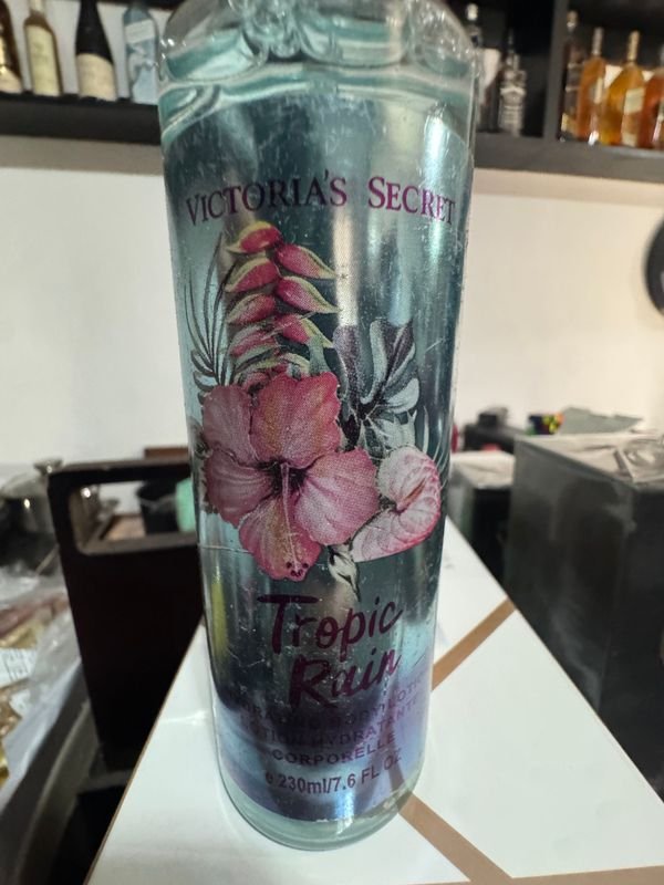 Perfume Victoria's Secret Tropic Rain 230 ml Nuevo