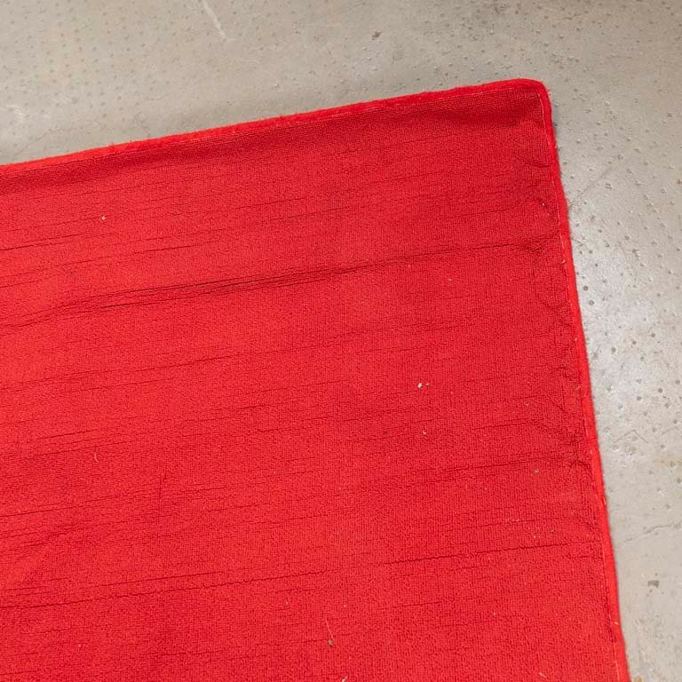 Alfombra acrílica roja para decorar - imagen 3