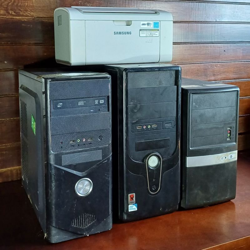 Tres torres de computadora y una impresora HP-2165W en excelente estado - imagen 3