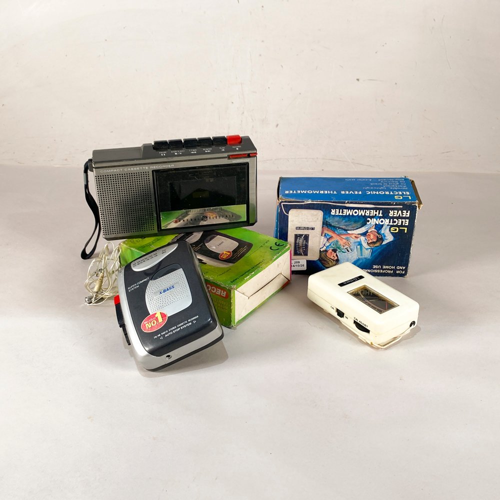 Lote de 3 Radios Portátiles y Termómetro Vintage