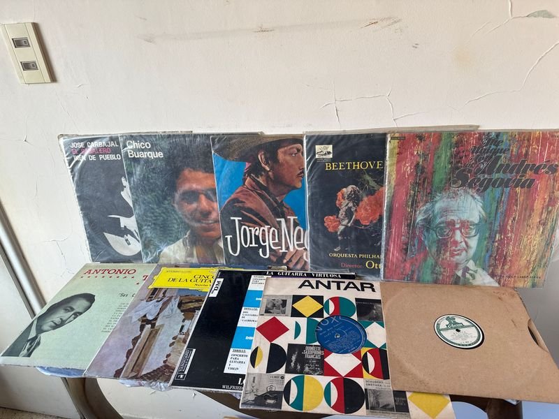 Lote siguiente: Colección de Discos de Vinilo