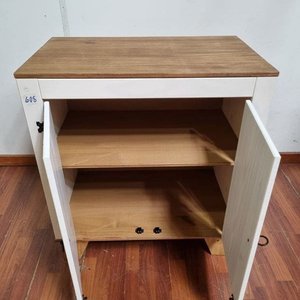 Mueble de Apoyo Rústico Blanco con Tapa de Madera y Dos Puertas - imagen 2