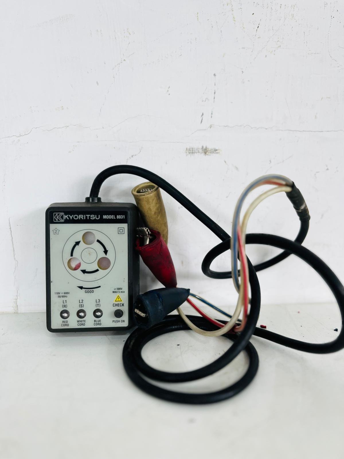 Indicador de Secuencia de Fases Kyoritsu Modelo 8031