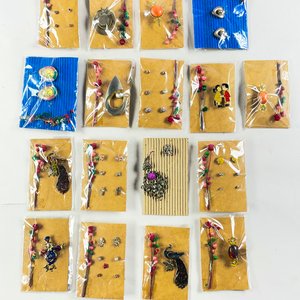 Lote de 17 Piezas: Pares de Carvanas y Prendedores Variados - imagen 1