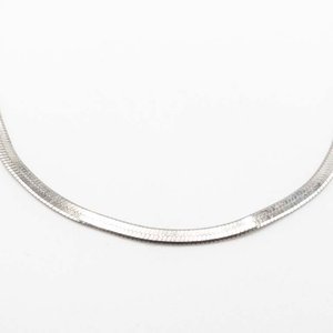 Lote siguiente: Cadena Chata de Plata 36cm - 4.3gr