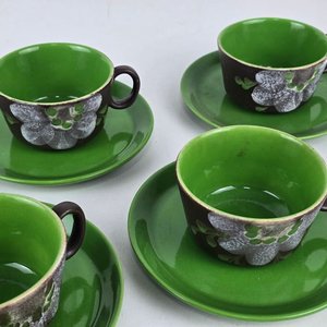 Juego de Té Artesanal de Cerámica con Flores Blancas y Verdes - imagen 4