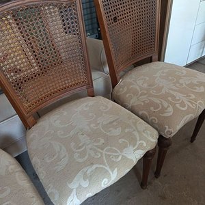 lote de 4 sillas estilo ingles , alguna puede estar un poco floja - imagen 4