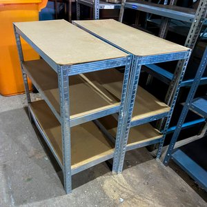 Tres Estanterías Metálicas Desarmables con Estantes de MDF Usadas - imagen 3