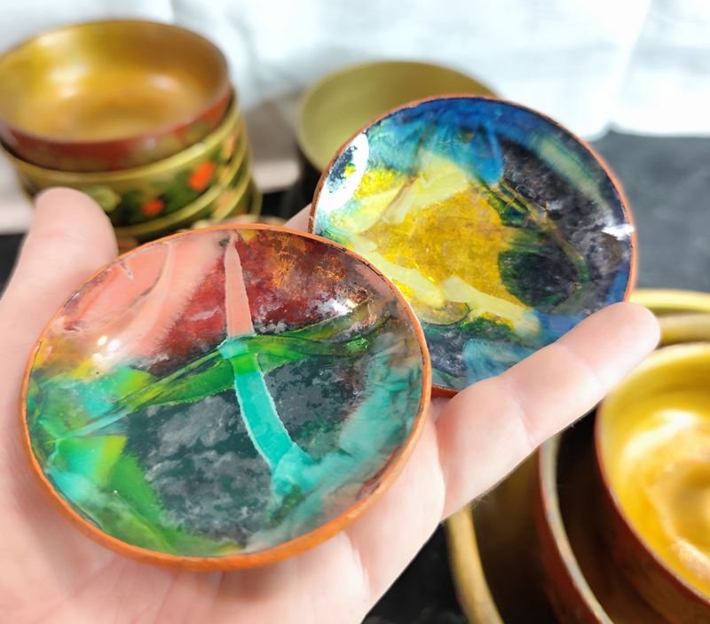 Lotes de recipientes decorativos en madera pintados a mano - imagen 7