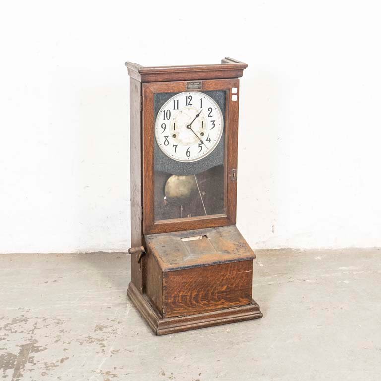 Lote anterior: Reloj tarjetero antiguo con caja de roble