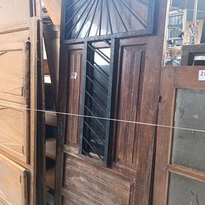 Lote anterior: 2 Hojas de Puerta de Madera con Marco Metálico