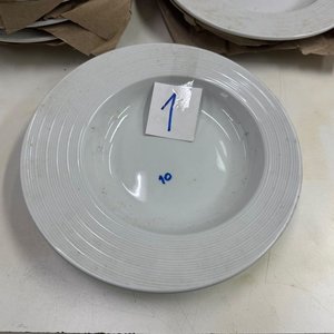 Lote anterior: Set de 10 Platos Hondos Blancos de Cerámica