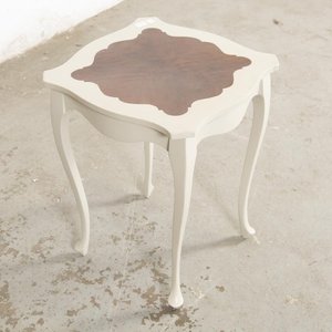 Mesita de Sala Francesa Estilo Luis XV Pintada y Lustrada - imagen 3