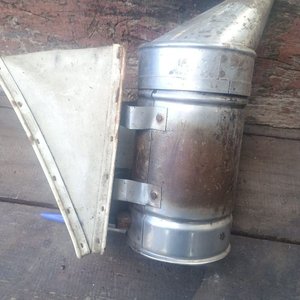 Ahumador de Apicultor Profesional de Metal - imagen 4