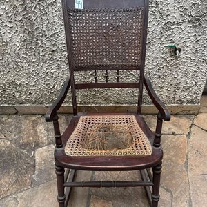 Mecedora Antigua de Cedro con Respaldo y Asiento de Esterilla - imagen 4