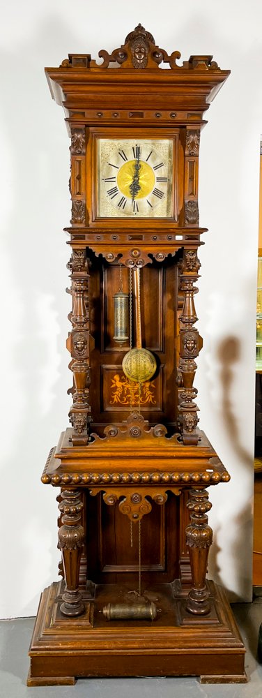 Gran Reloj de Pie Renacimiento en Madera de Cedro con Detalles en Bronce