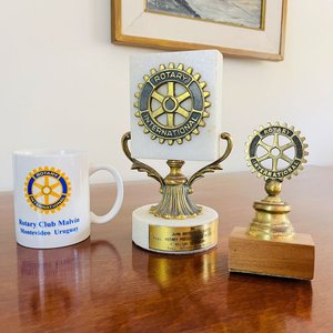 Lote de 6 Trofeos y Taza Rotary International en Bronce y Mármol - imagen 2