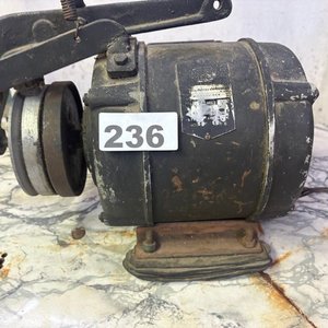 Motor Eléctrico con Mesa de Trabajo - imagen 3
