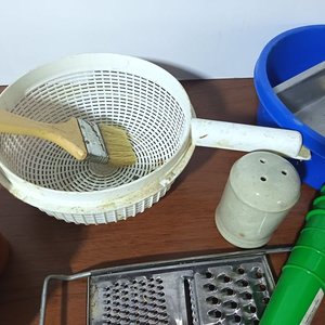 Lote de Miel, Rallador y Utensilios de Cocina Varios - imagen 3