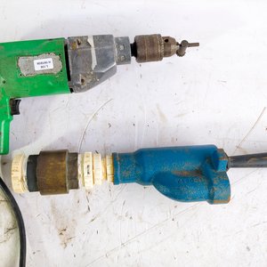 Taladro Hitachi Verde y Inyector para Bomba - imagen 2